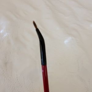 SMASHBOX Arched Liner Brush!